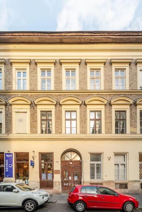 Dizsu'S Place Budapesta Exterior foto